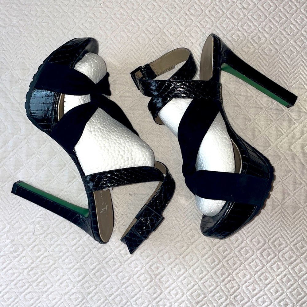 Lisa for Donald J Pliner Leather Heel Sandals in black and green